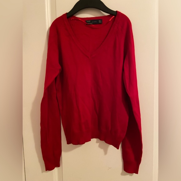 Red sweater shape V neck from Zara size small - Picture 1 of 2